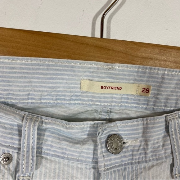 3 for $20 🌟Levi’s Pinstripe White and Blue Boyfriend Jeans - Picture 3 of 9